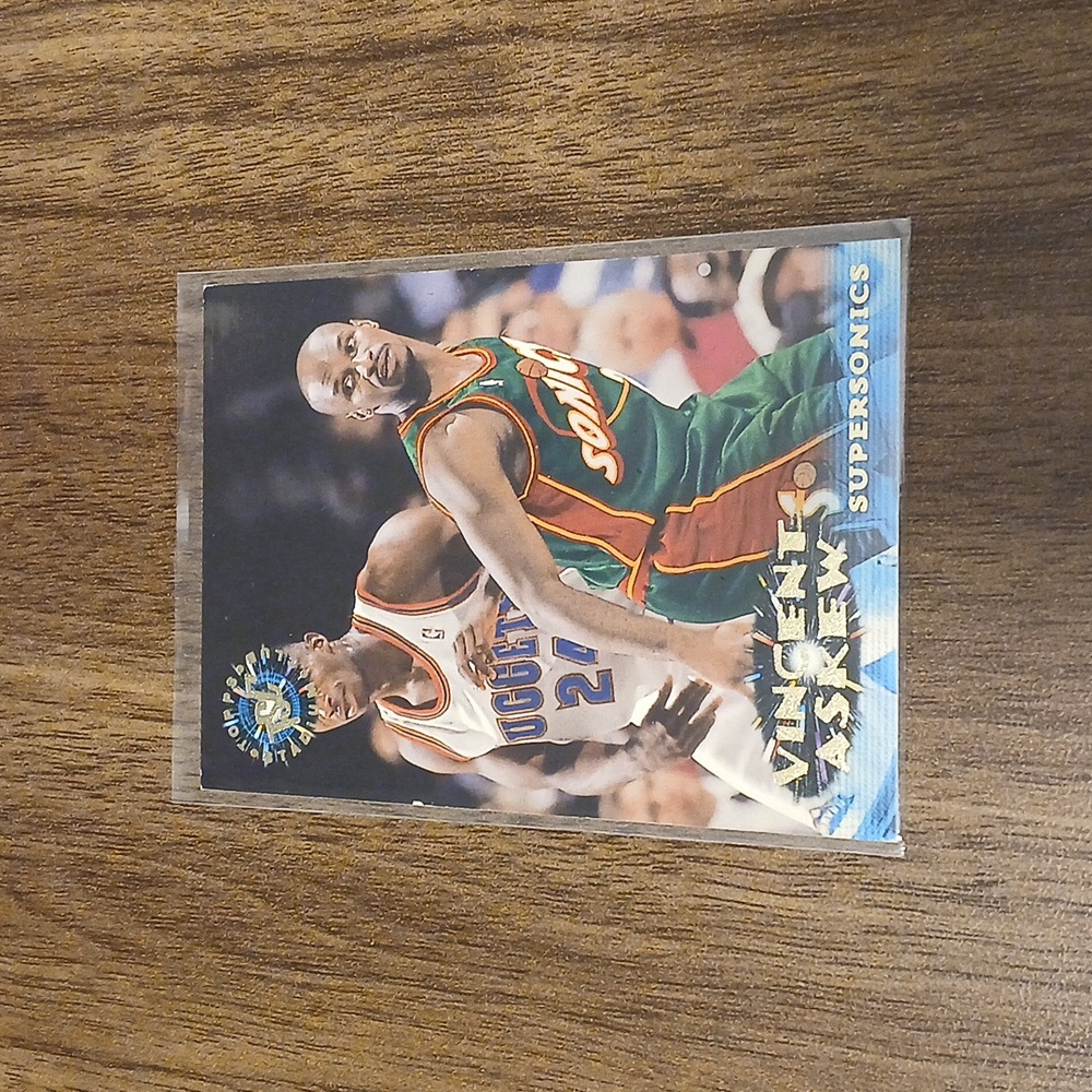 Vincent askew Sonic's 2.5 in x 3.5 in green orange red basketball card